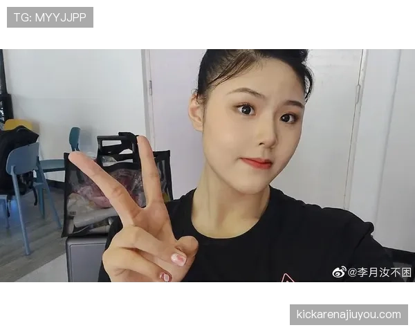 李月汝赛场像怪兽，鞋柜比我房租贵，我这是来看球还是看贵妇日常